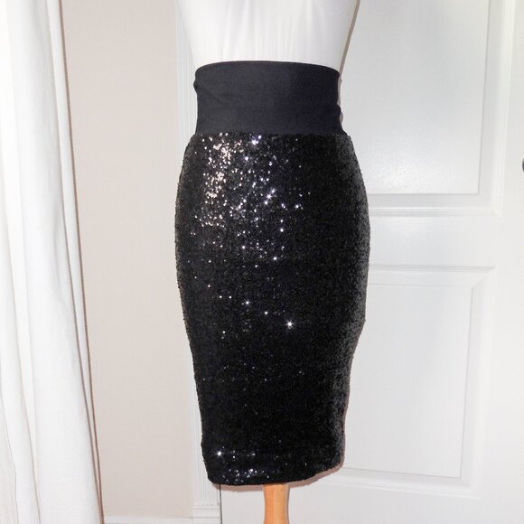 Bebe NWT Black Sequin Covered Downtown Midi Skirt Small - Picture 1 of 2
